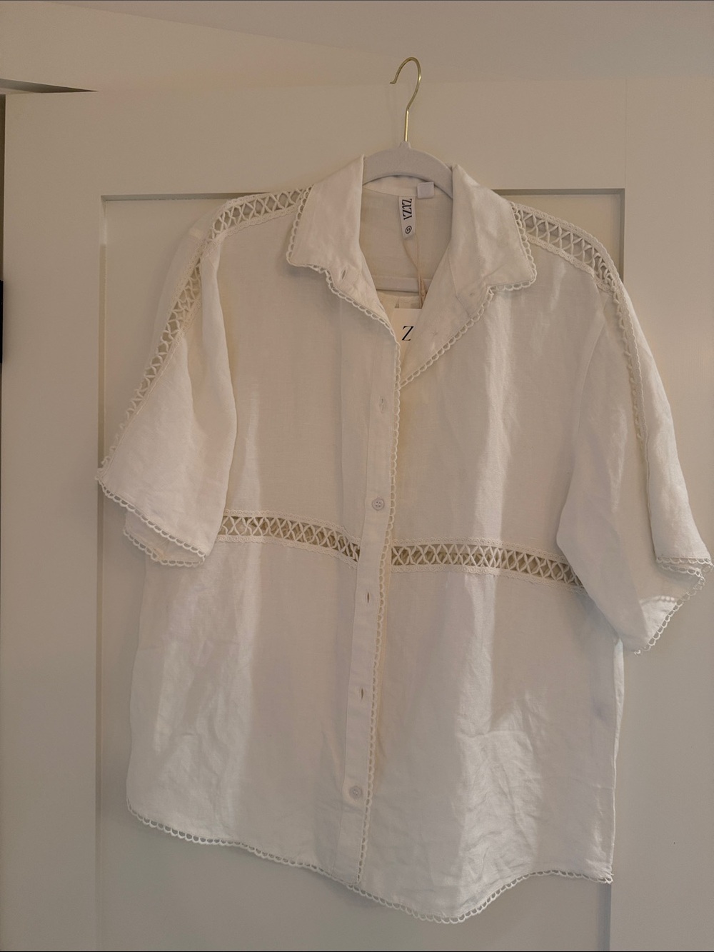 ZIZI White Short-Sleeve Button-Down Shirt with Lace Trim